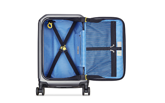 A FRONT OPENING AND A HARD-WEARING INTERIOR