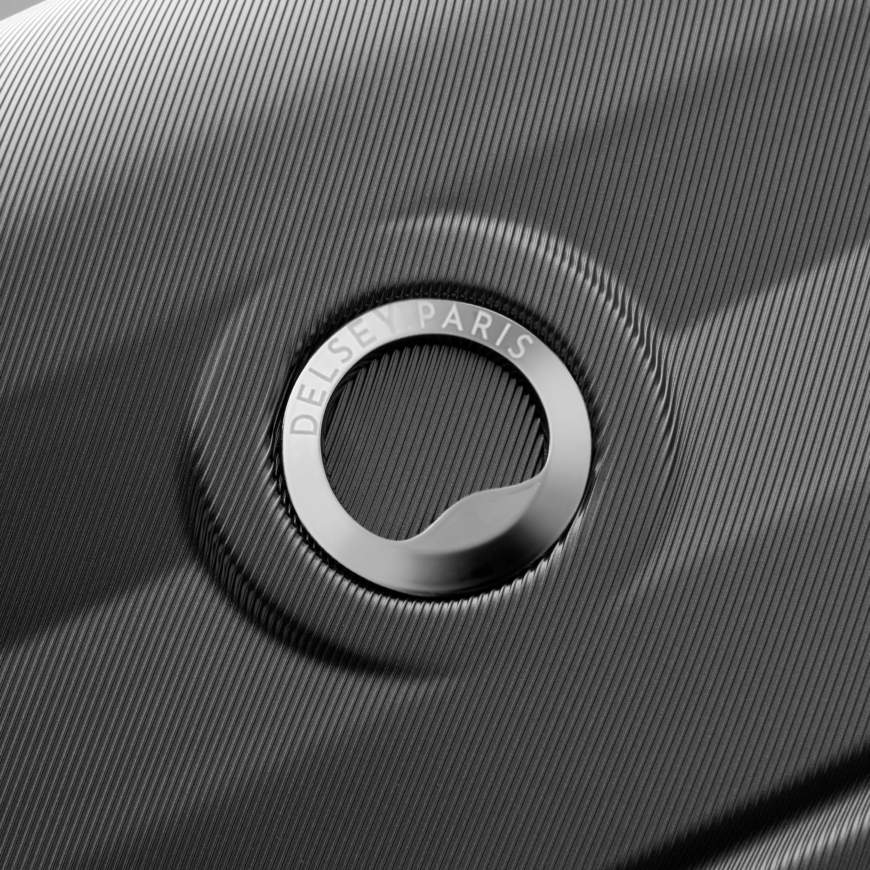 Delsey Paris AIR ARMOUR - Check-in Suitcase - M Expandable (68cm)