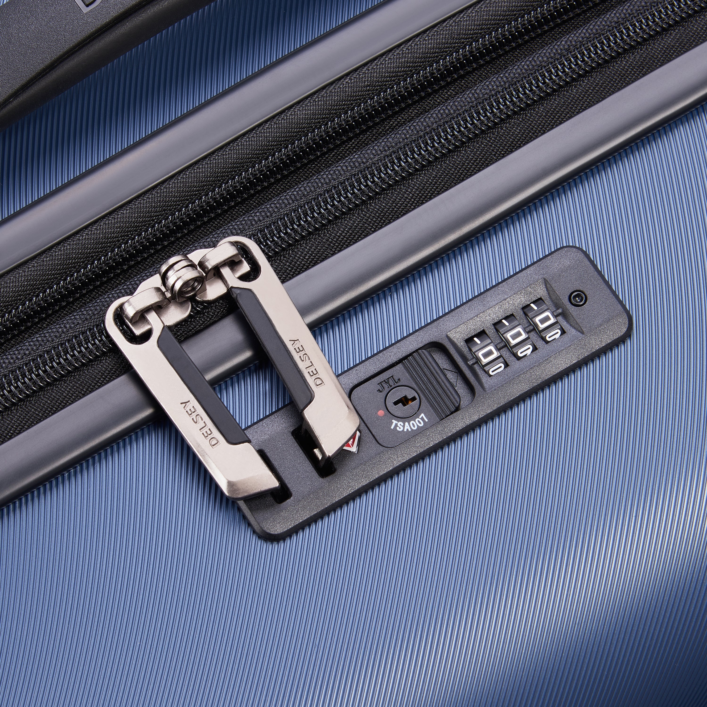 Delsey Paris AIR ARMOUR - Check-in Suitcase - M Expandable (68cm)