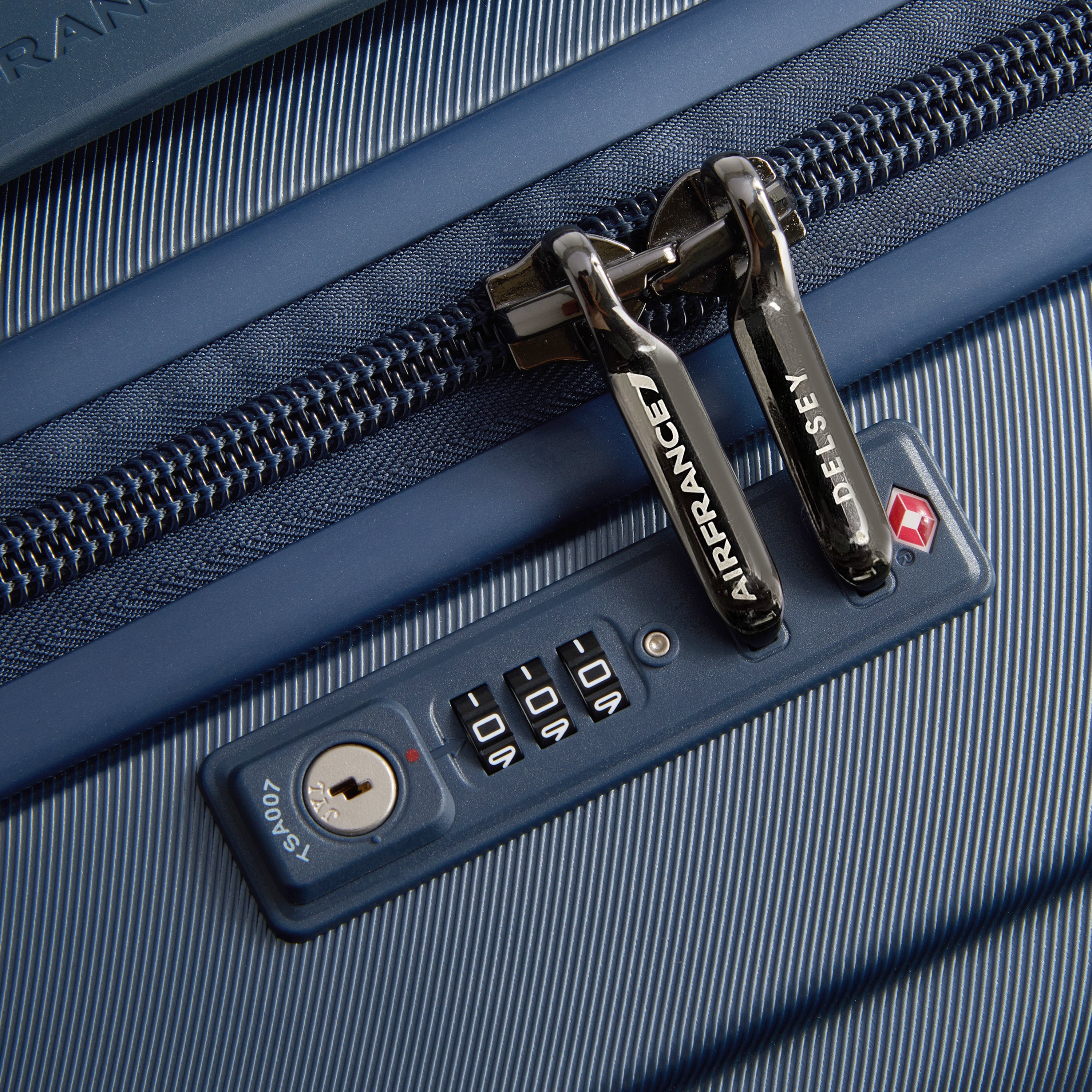 Delsey Paris Allure cabin suitcase S 55cm in Navy-TSA Lock