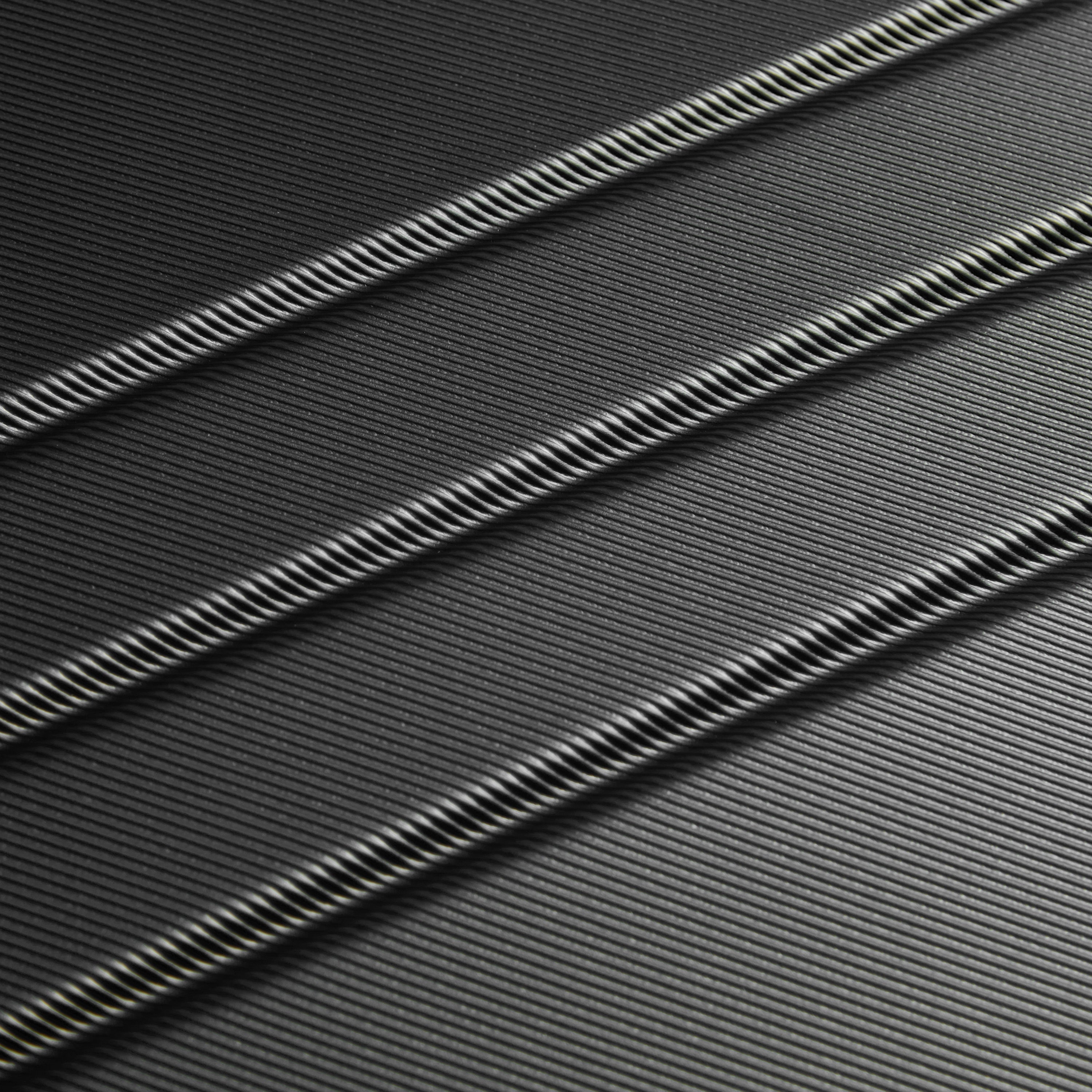 Delsey Paris Allure check-in suitcase M 65cm in Black