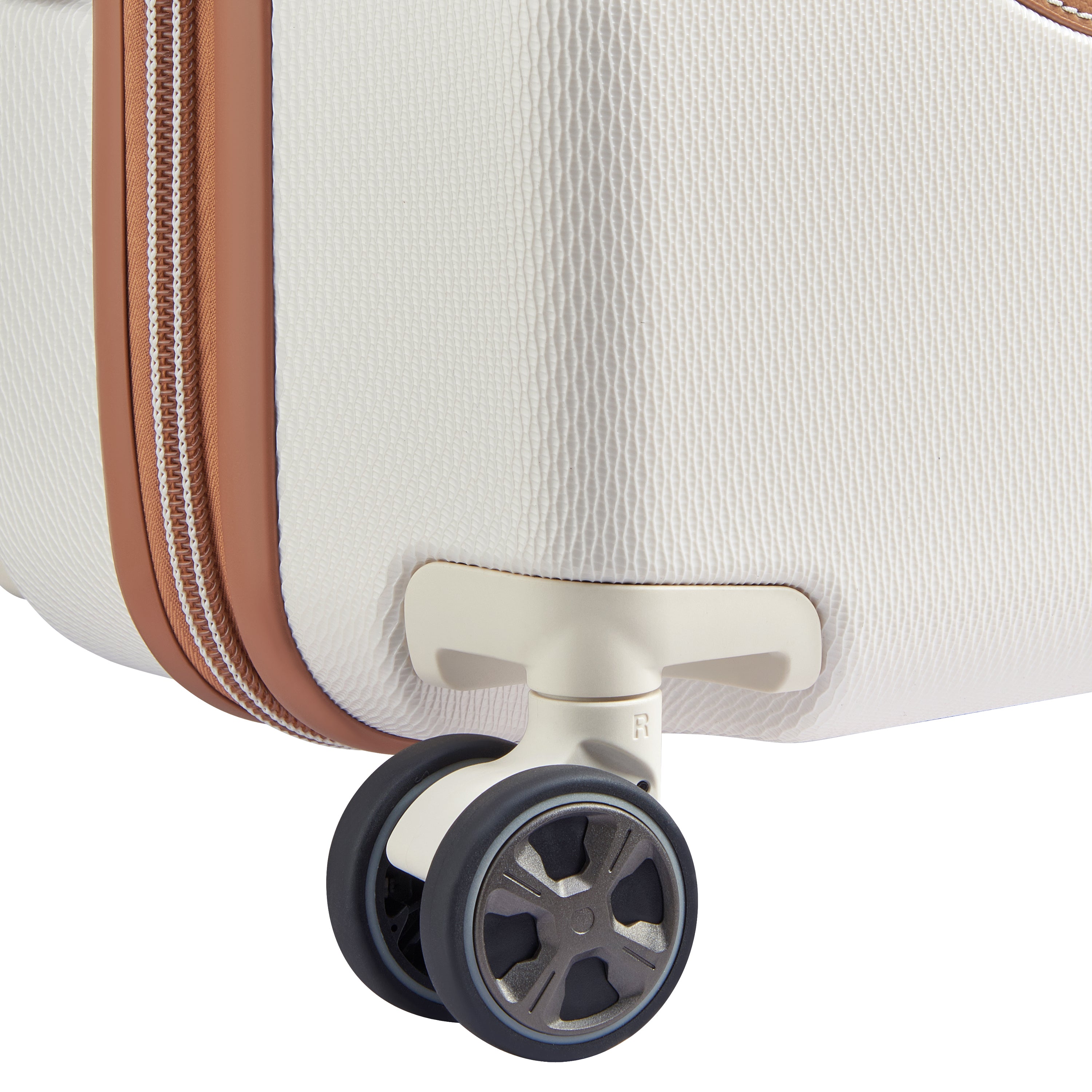 Delsey Paris Chatelet Air 2.0 carry-on suitcase S 55cm in Angora – wheels
