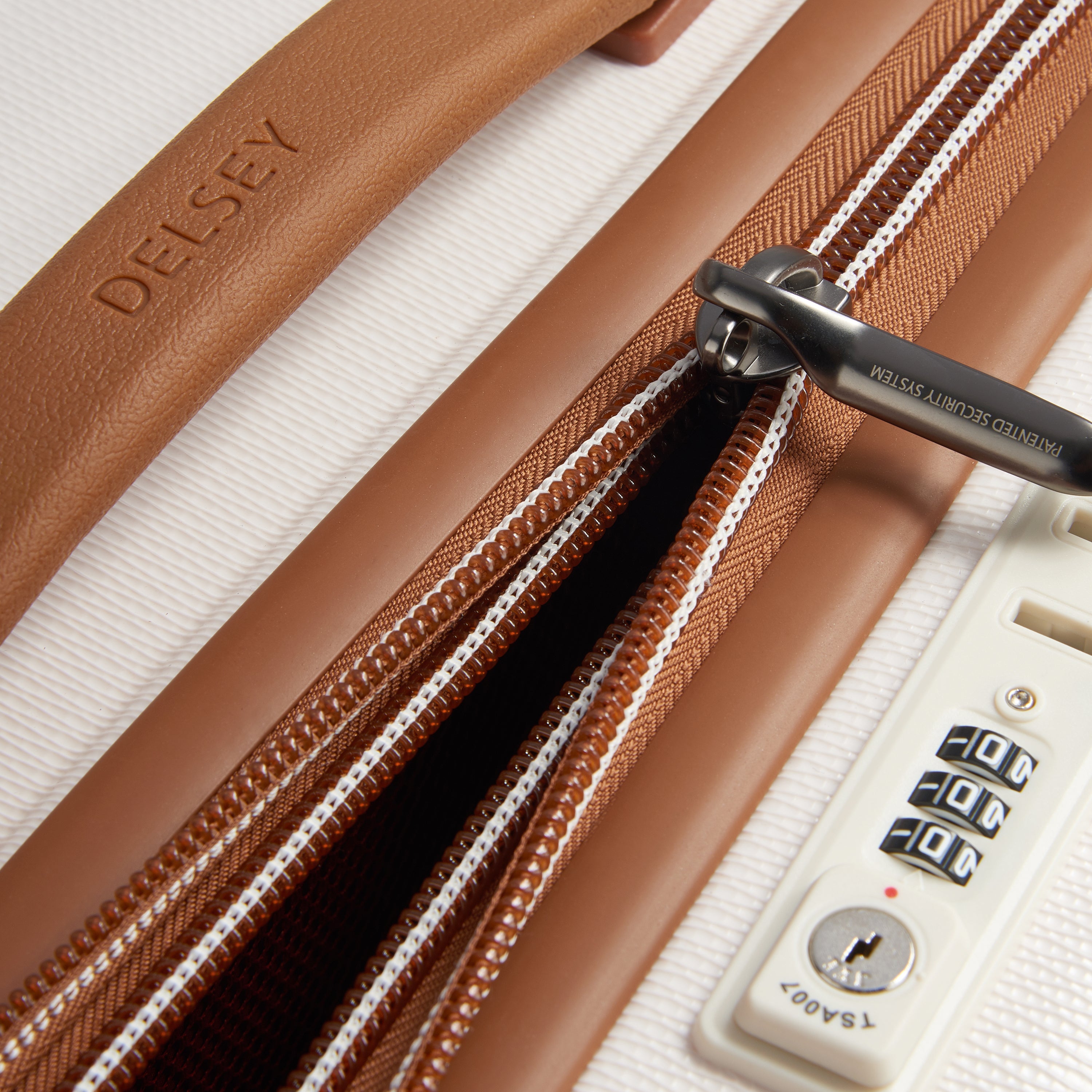 Delsey Paris Chatelet Air 2.0 check-in trunk suitcase L 73cm in Angora