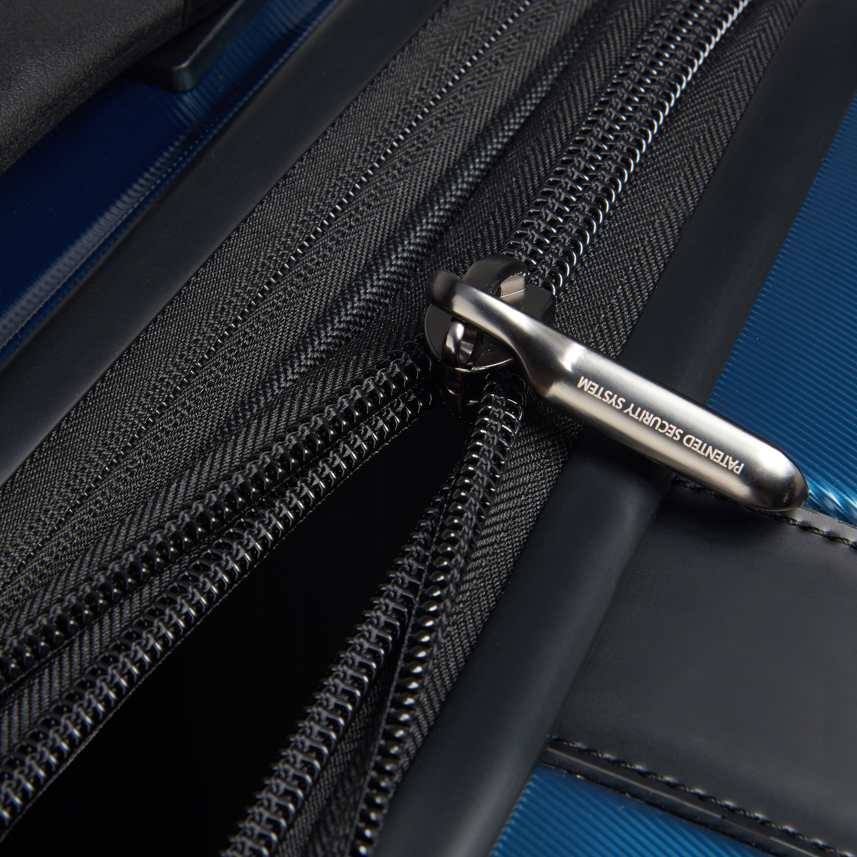 Delsey Paris Promenade Hard 2.0 check-in suitcase L 70cm expandable in Blue