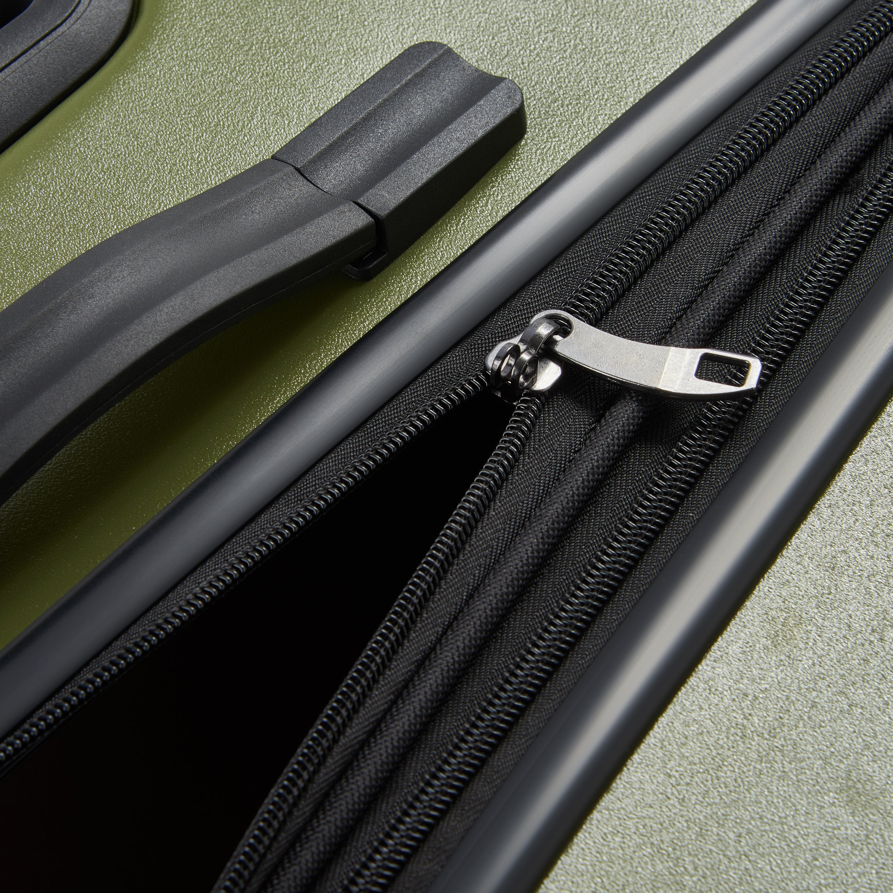 Jeep JH004C - Check-in Suitcase - M Expandable (68cm)